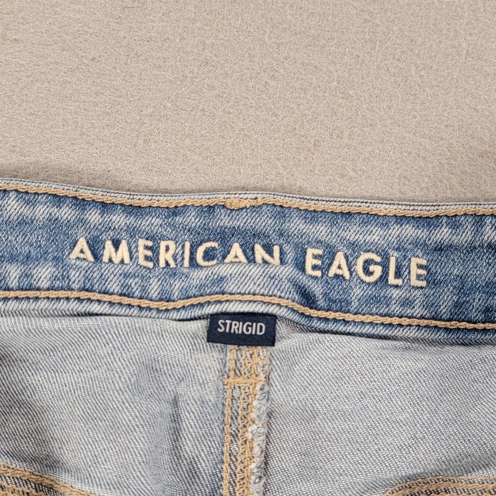 American Eagle Mom Jeans Distressed Ripped Light Wash Denim Women's 12 Short - Picture 3 of 10